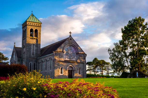 The sun spreads its last golden light on the church, it's time to take some rest and enjoy.