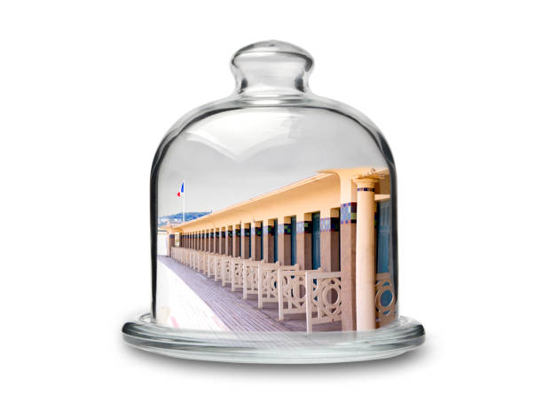 Deauville Cabin in Crystal Cakestand