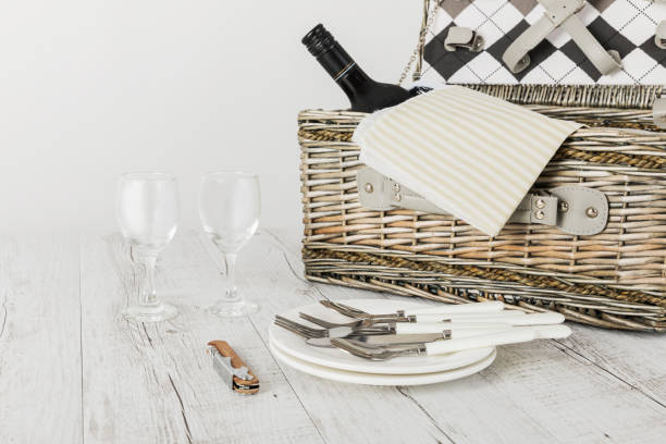 istock picnic basket and table place 829734282