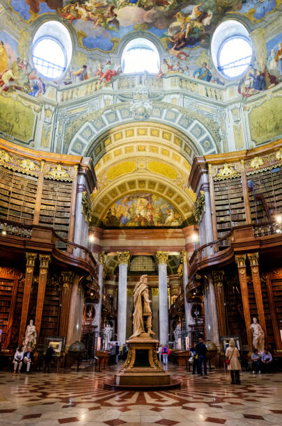 wien, österreichische nationalbibliothek - palace vienna indoors museum stock-fotos und bilder
