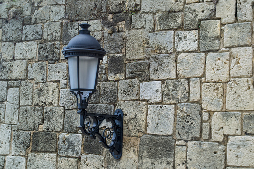 Outdoor wall lamp