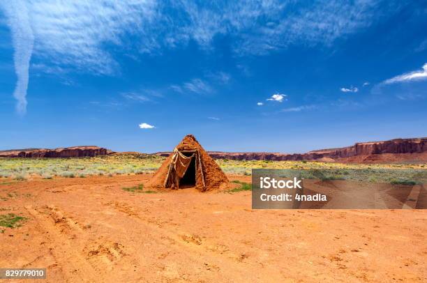 Monument Valley Arizonausa Stock Photo - Download Image Now - Hut, Navajo Culture, Tree