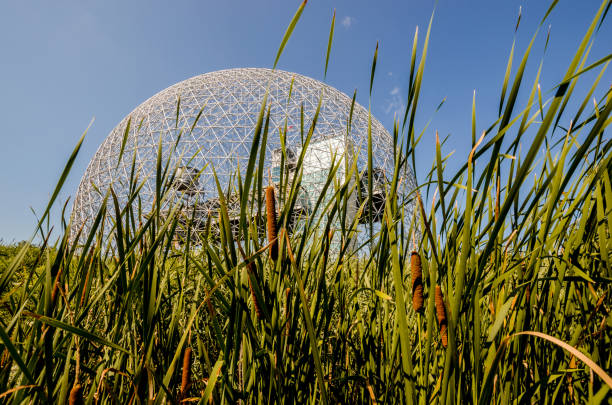 biosfera a montreal - dome montreal geodesic dome built structure foto e immagini stock