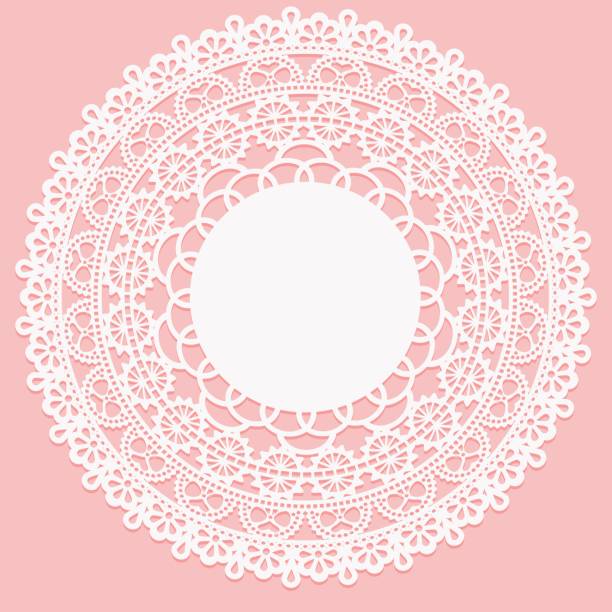 illustrations, cliparts, dessins animés et icônes de serviette blanc ajouré. armature de lacet rond élément sur fond rose. - doily