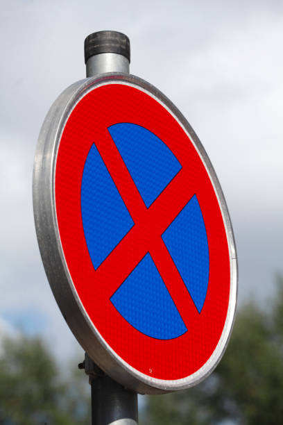 istock Traffic sign Absolute stopping ban 830427406