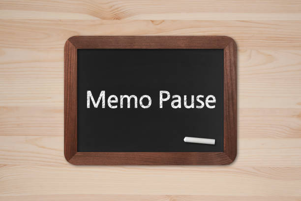 istock Memo Pause - Business Chalkboard Background 830464936