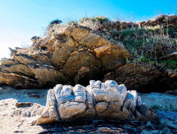istock Pointed rocks in Aynoroz (Athos), Halkidiki, Greece 830465520