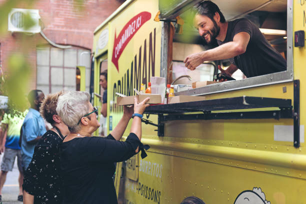 food trucks - city urban scene canada commercial land vehicle - fotografias e filmes do acervo