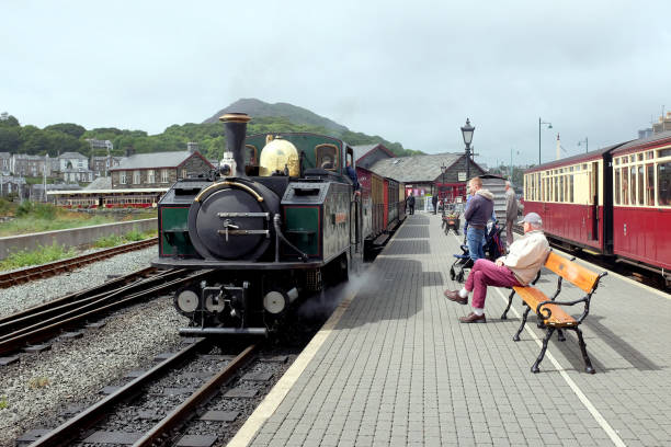 festiniog railway, porthmadog, gales. - ffestiniog railway fotografías e imágenes de stock