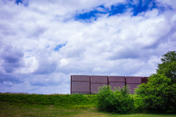 texas mexico border wall separating from usa