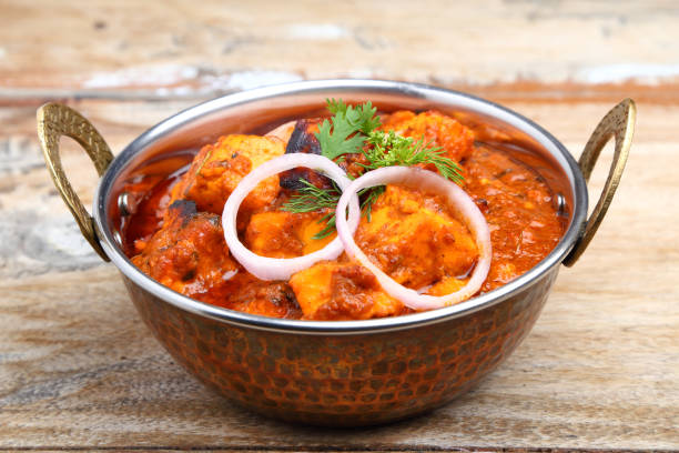 Indian Food or Indian Curry in a copper brass serving bowl. Indian Food or Indian Curry in a copper brass serving bowl.Indian Food or Indian Curry in a copper brass serving bowl. karahi stock pictures, royalty-free photos & images