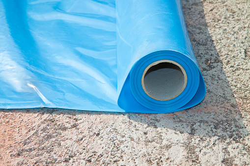 Polyethylene protection vapour barrier to restrict the passage of vapour from the hot part of the structure to the cold part of roof and wall and protect it from problems caused by the formation of condensation