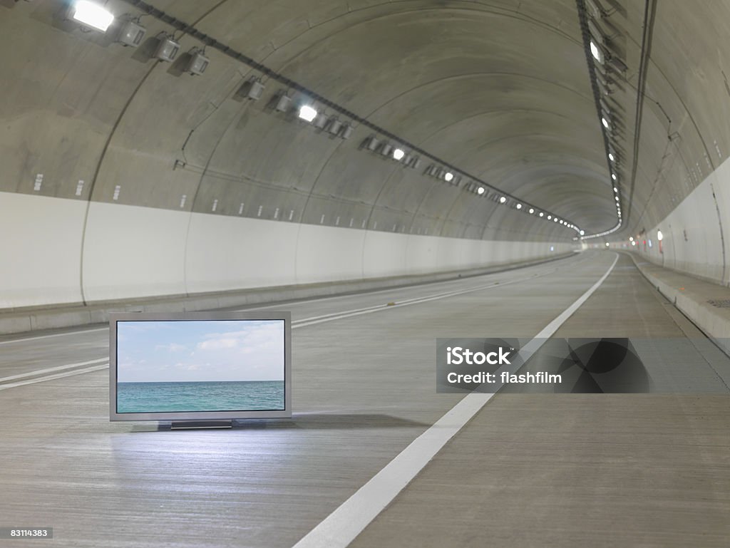 Flachbildfernseher in den tunnel - Lizenzfrei Fernseher Stock-Foto