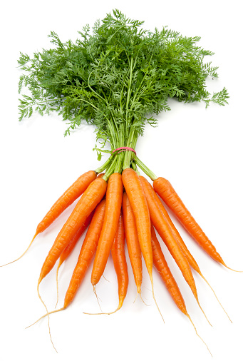 zanahorias frescas paquete aisladas photo