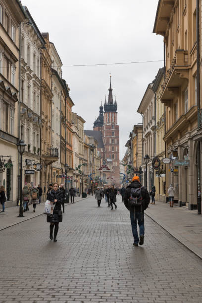 via florianska a cracovia, polonia. - florianska street foto e immagini stock