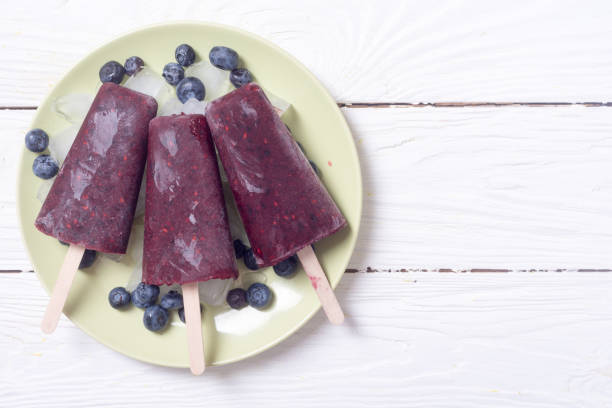 istock Colorful homemade popsicle 831199952