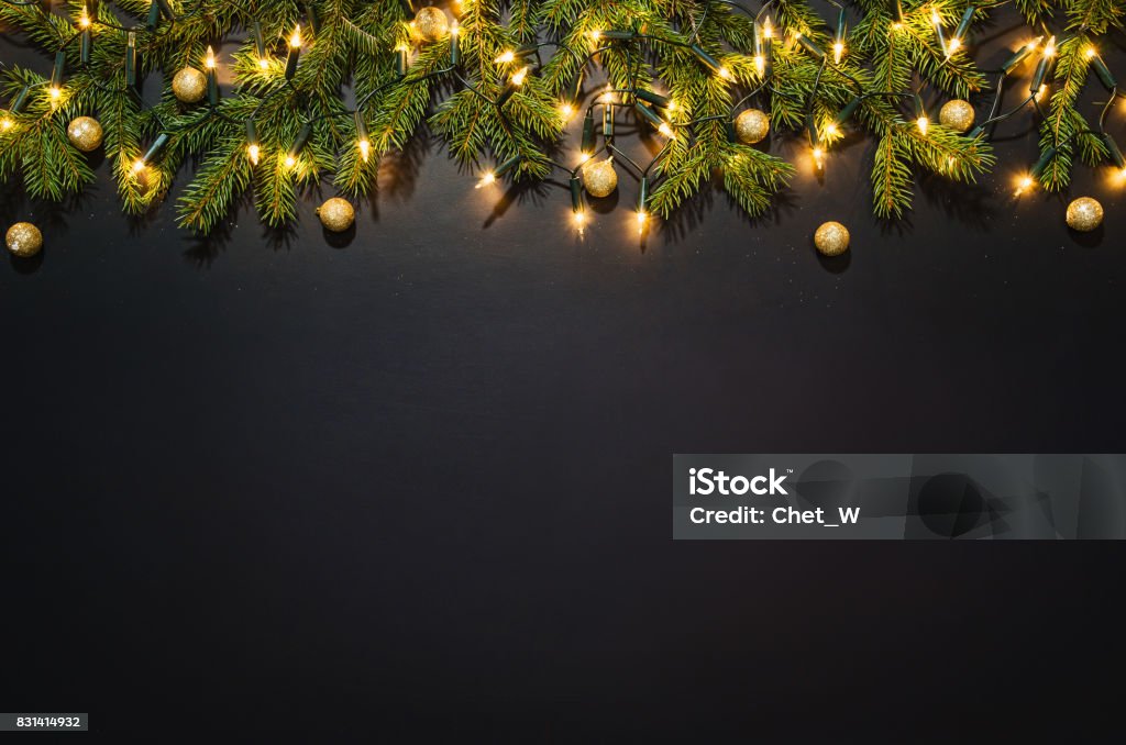 Dekorasi Natal Latar Hitam Latar Belakang Dekorasi Natal Di Atas Papan Tulis Hitam Foto Stok - Unduh Gambar Sekarang - iStock