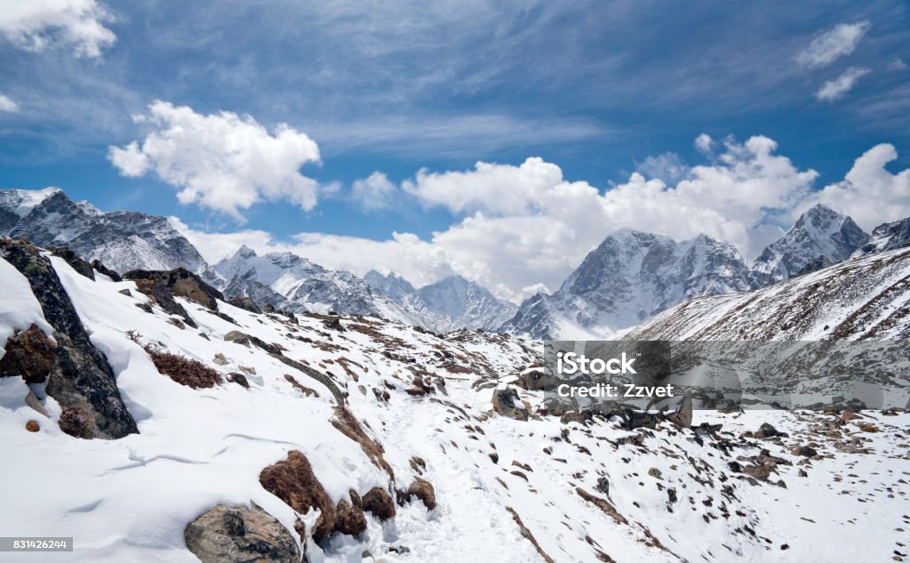 Phong Cảnh Núi Himalaya Ở Vùng Everest Nepal Hình ảnh Sẵn có - Tải xuống  Hình ảnh Ngay bây giờ - Băng - Nước đông lạnh, Bầu trời, Châu Á - iStock