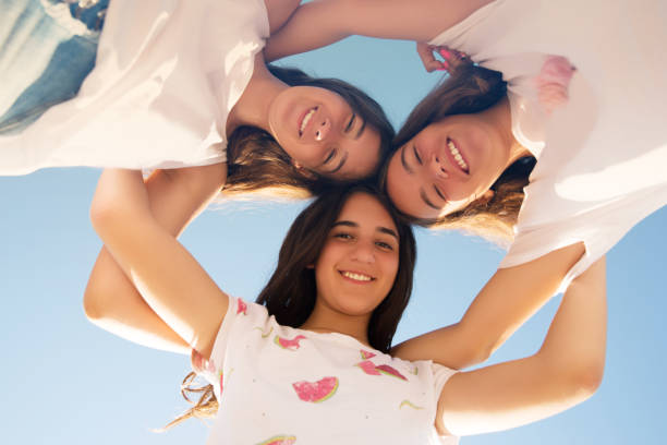 istock Circle of friends 831462292