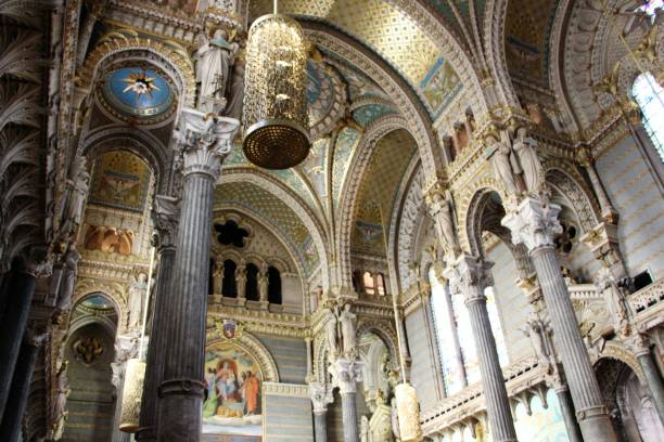 frankreich, lyon - cathedrale de notre-dame de fourvière, interieur - basilika notre dame de fourvière stock-fotos und bilder
