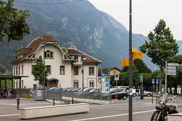 interlaken suiza - interlaken switzerland aare river house fotografías e imágenes de stock