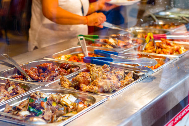 restaurante buffet chino en el barrio chino de londres - buffet fotografías e imágenes de stock