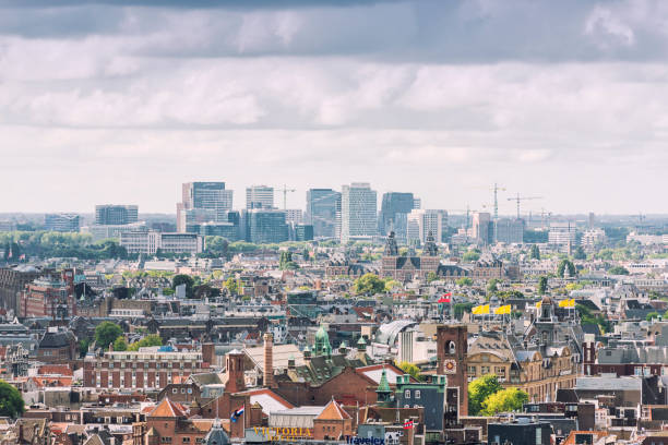финансовый район амстердам саут/втц - montelbaan tower стоковые фото и изображения