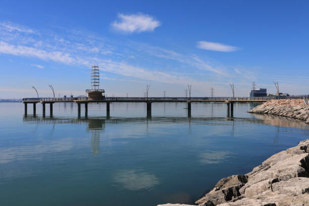 brant st. pier in burlington, kanada - hd 1080 stock-fotos und bilder