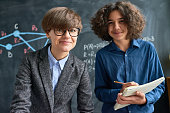 forschungsleiter-betreut-und-ihr-student.jpg?b=1&s=170x170&k=20&c=WovkoxKjkpC4N6lB9tIcqg_kICaO1WwkF0kKnStXULc=