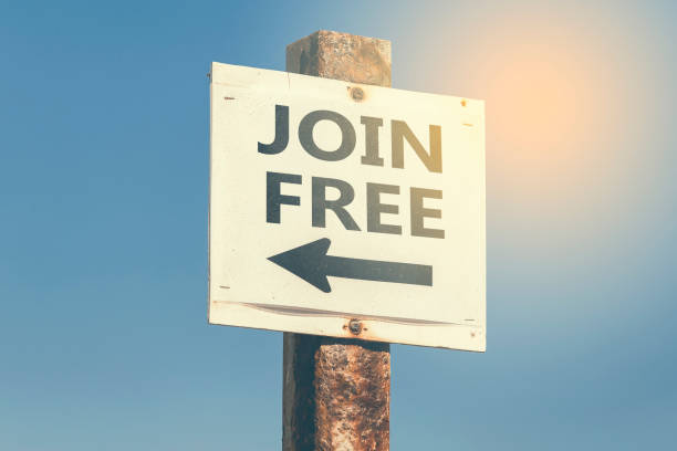 istock Join free word and arrow signpost 3 831802594