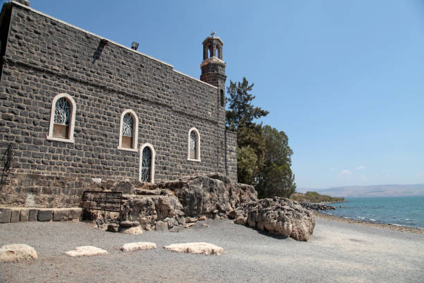 the church of the primacy of saint peter, tabgha, israel - primacy imagens e fotografias de stock