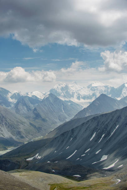 istock Beluha Mountain, pass Karaturek. Altai, Russia 831909246