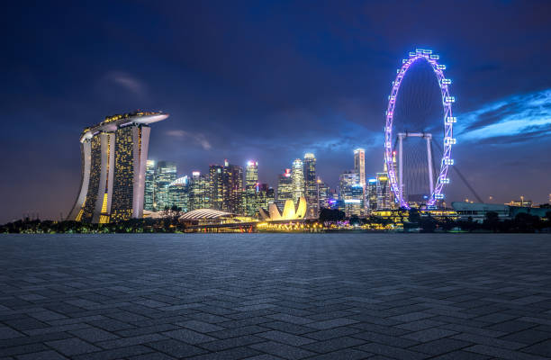 シンガポール湾に近い近代的な建物 - marina bay sparse contemporary skyscraper ストックフォトと画像