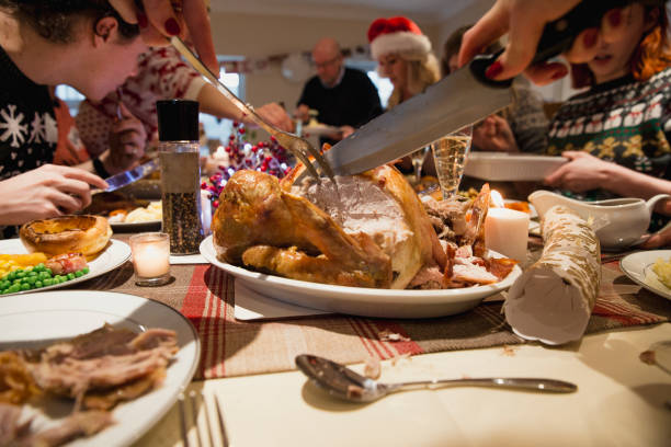 istock Cutting the Turkey on Christmas Day 832055424
