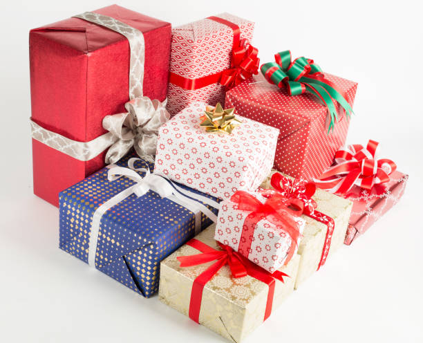 istock Gift box your Christmas day 2016 832086180