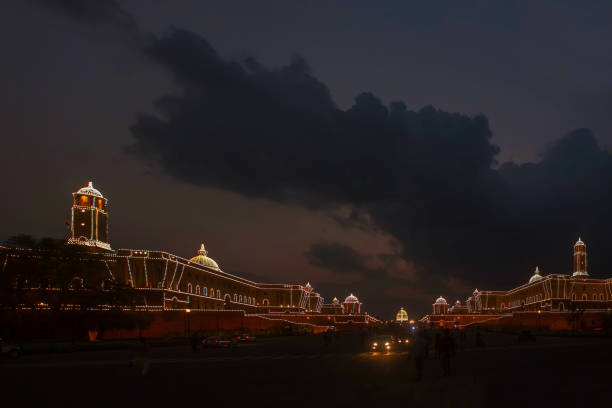 2017 年 8 月 14 日、ニューデリー�、インド: インド、ニューデリーの大統領の不動産を点灯 - new delhi india night government ストックフォトと画像