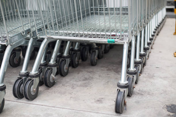 istock A lot of shopping carts 832134486
