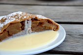 apple-strudel.jpg?b=1&s=170x170&k=20&c=tQ49vEQuLP1XxPYgeG1fY5MaI8aWvHUGvFG5dPwd-A4=
