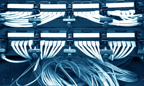 네트워크 패널, 스위치 및 케이블 데이터 센터 - twisted cable transportation cat5 뉴스 사진 이미지