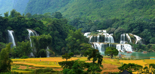 Ban Gioc Waterfall, TL 211, Dam Thuy, Trung Khanh district, Cao Bang province, Vietnam