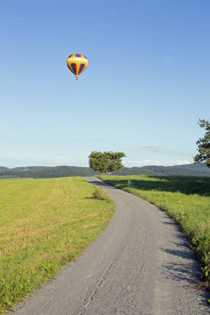 istock Hot air balloon 832264250