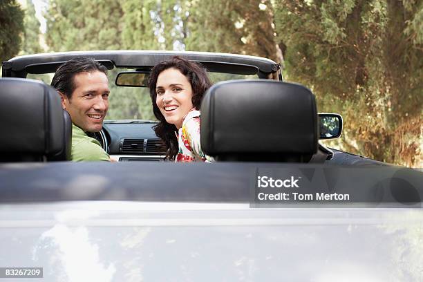 Paar Auto Cabrio Stockfoto und mehr Bilder von Fahren - Fahren, Berufsfahrer, Passagier
