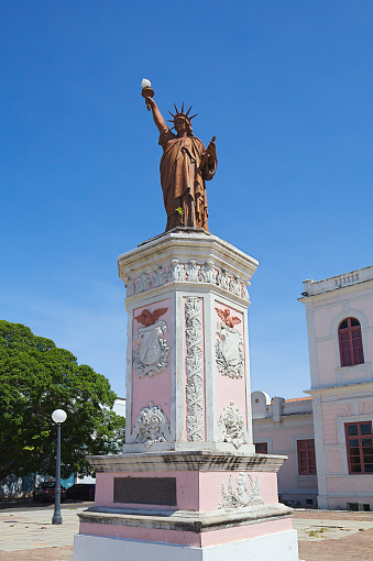 The city Maceió is located on the shores of the Atlantic ocean and is a major seaport of the country.