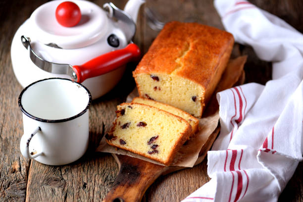 istock Cake with candied fruits 833160176