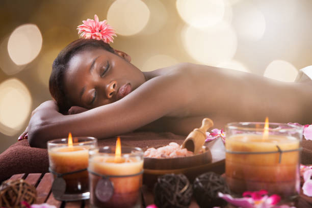 istock Woman Relaxing At Beauty Spa 833211318