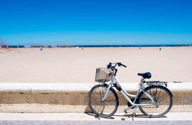 istock bicycle in La Malvarrosa beach, Valencia, Spain 833225988