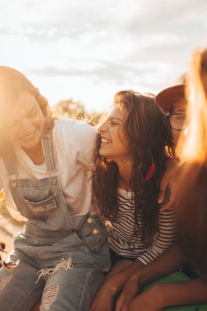 istock Teenagers hanging out 833252568