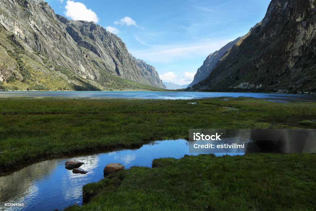 Lake Shore de Llanganuco Orconcocha - Foto de stock de Agua libre de derechos