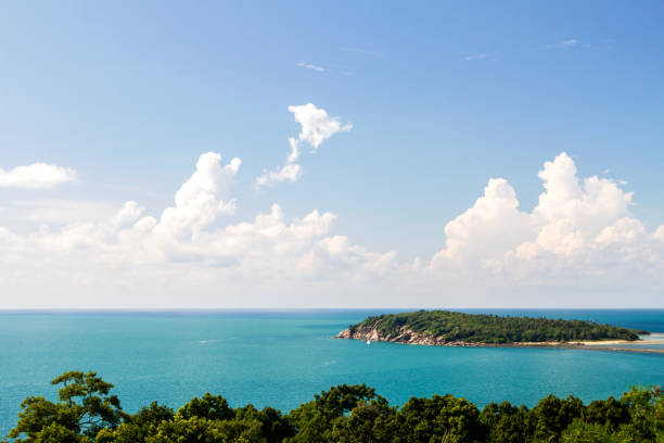 istock Sea blue view with outdoor and blue sky background 833307348