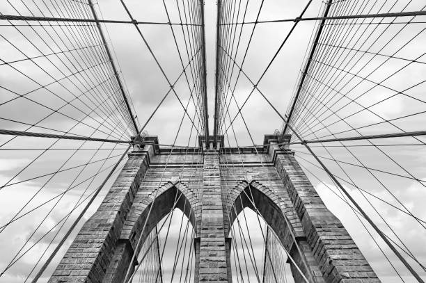 brooklyn bridge in nyc, usa - landscape city manhattan skyline imagens e fotografias de stock